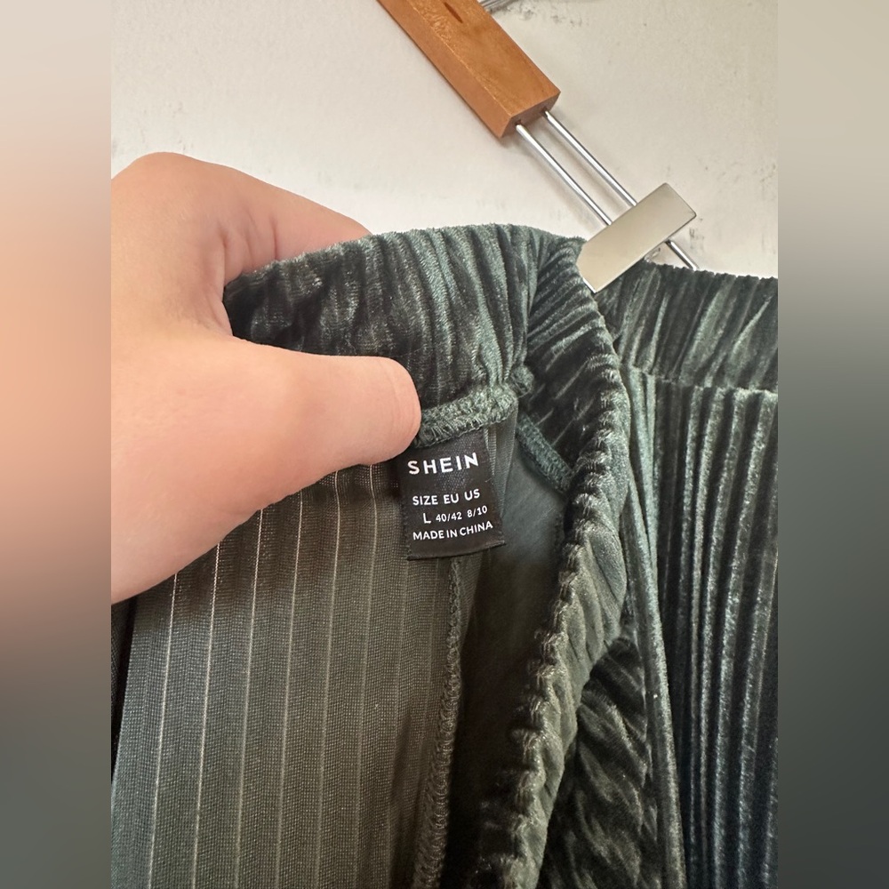 3/$10 🌼 SHEIN Velvet Ribbed Maternity Pants - Picture 5 of 7